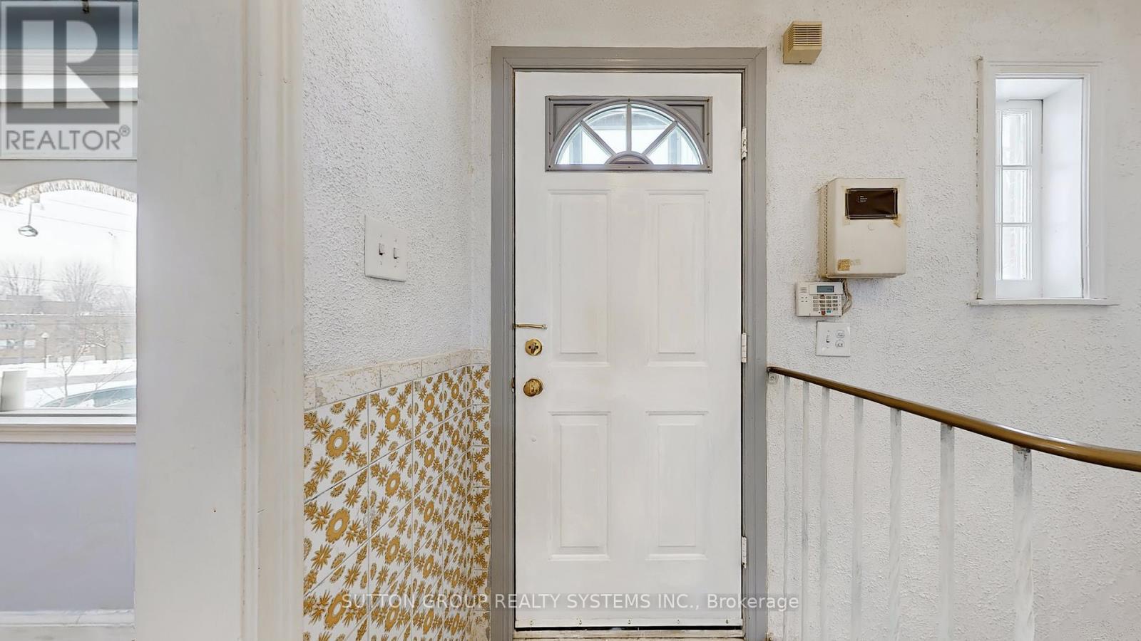 199 Strathnairn Avenue, Toronto, Ontario  M6M 2G6 - Photo 17 - W12864090