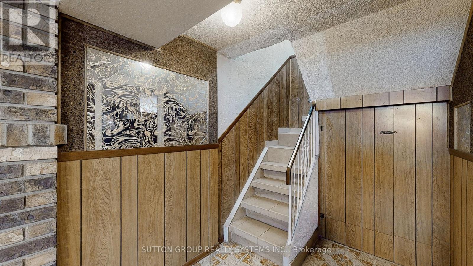 199 Strathnairn Avenue, Toronto, Ontario  M6M 2G6 - Photo 18 - W12864090