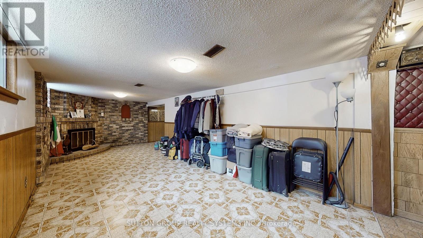 199 Strathnairn Avenue, Toronto, Ontario  M6M 2G6 - Photo 21 - W12864090