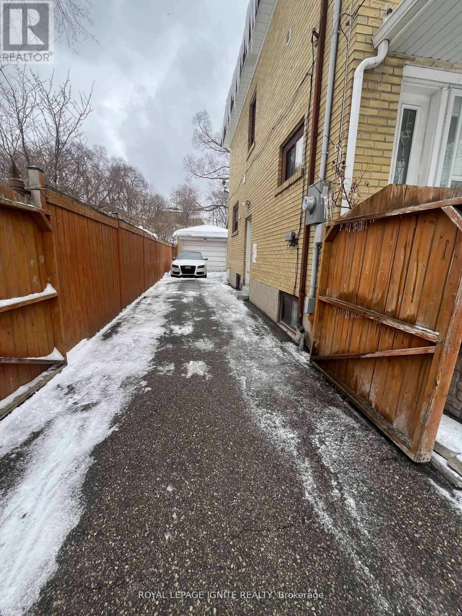 55 Dalrymple Drive, Toronto, Ontario  M6N 4S2 - Photo 23 - W12864094