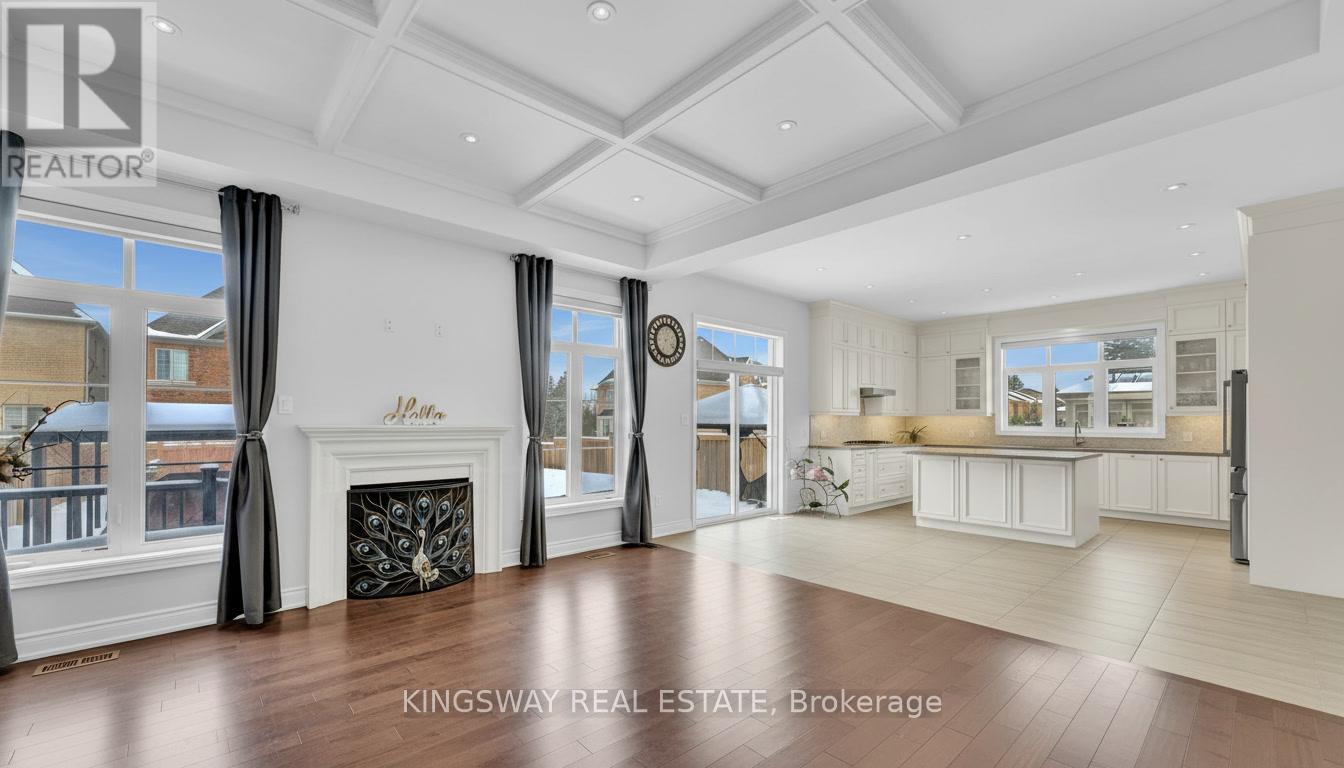 70 Bond Crescent, Richmond Hill, Ontario  L4E 3K4 - Photo 6 - N12756334