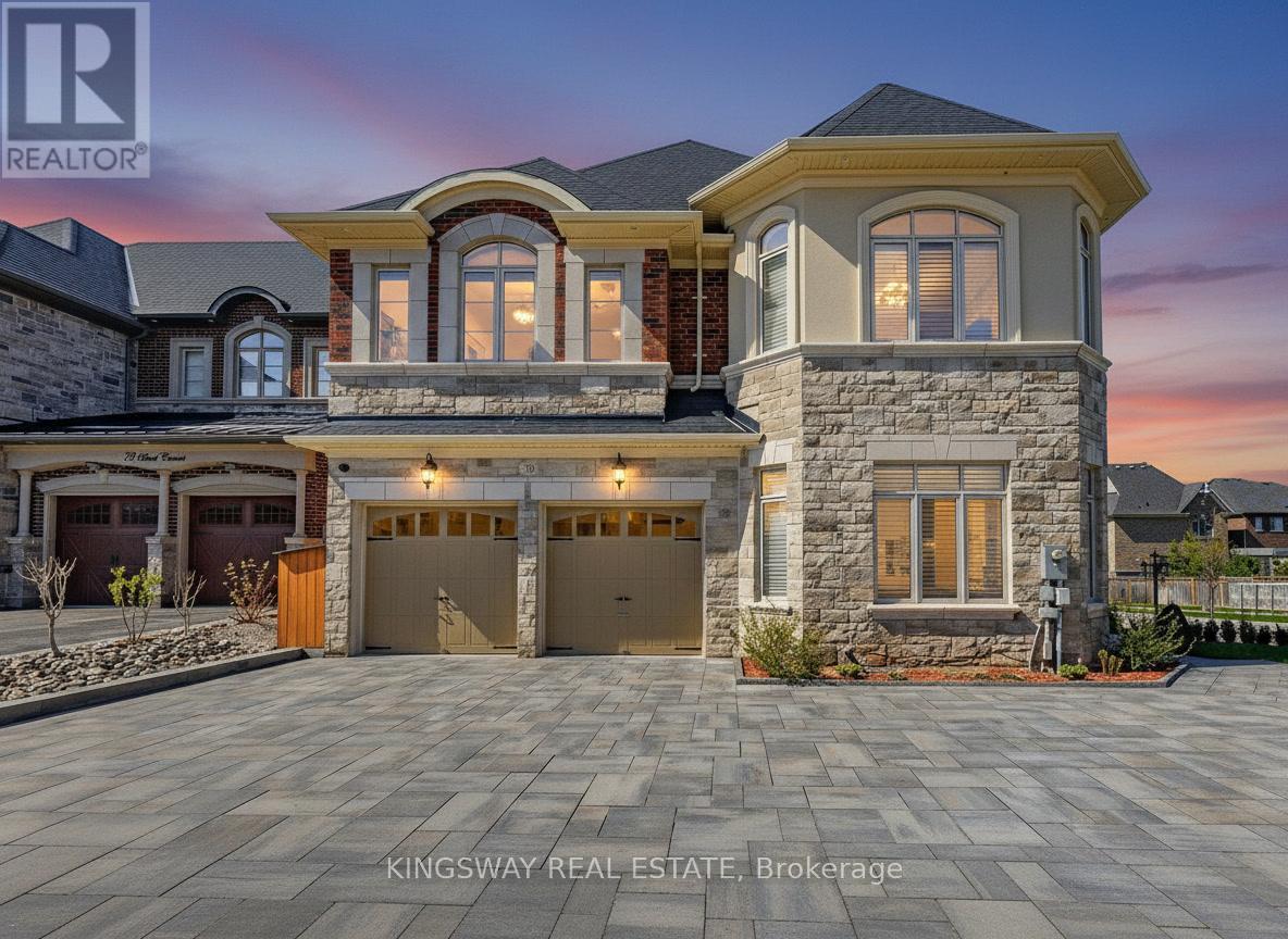 70 Bond Crescent, Richmond Hill, Ontario  L4E 3K4 - Photo 36 - N12756334