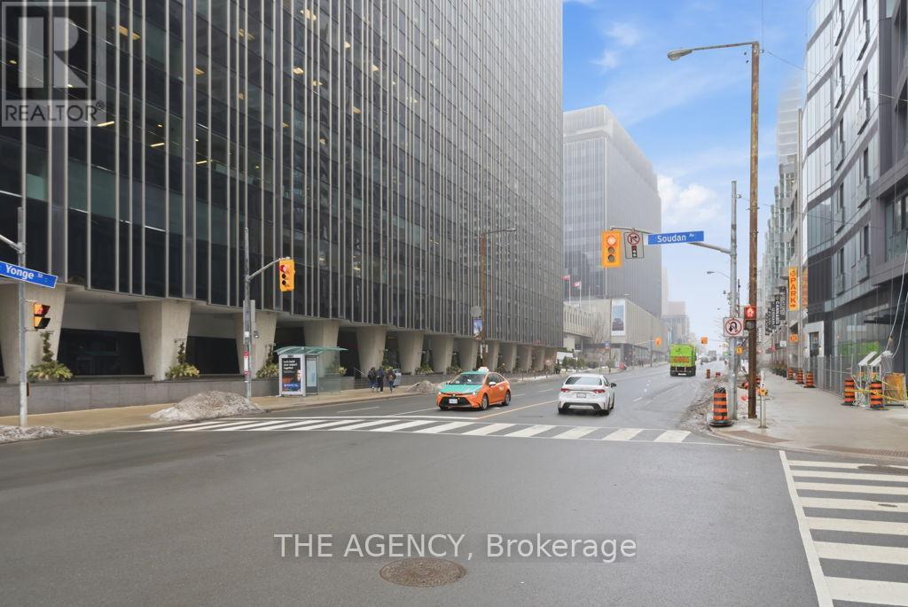 2144 Yonge Street, Toronto, Ontario  M4S 2A8 - Photo 11 - C12864112