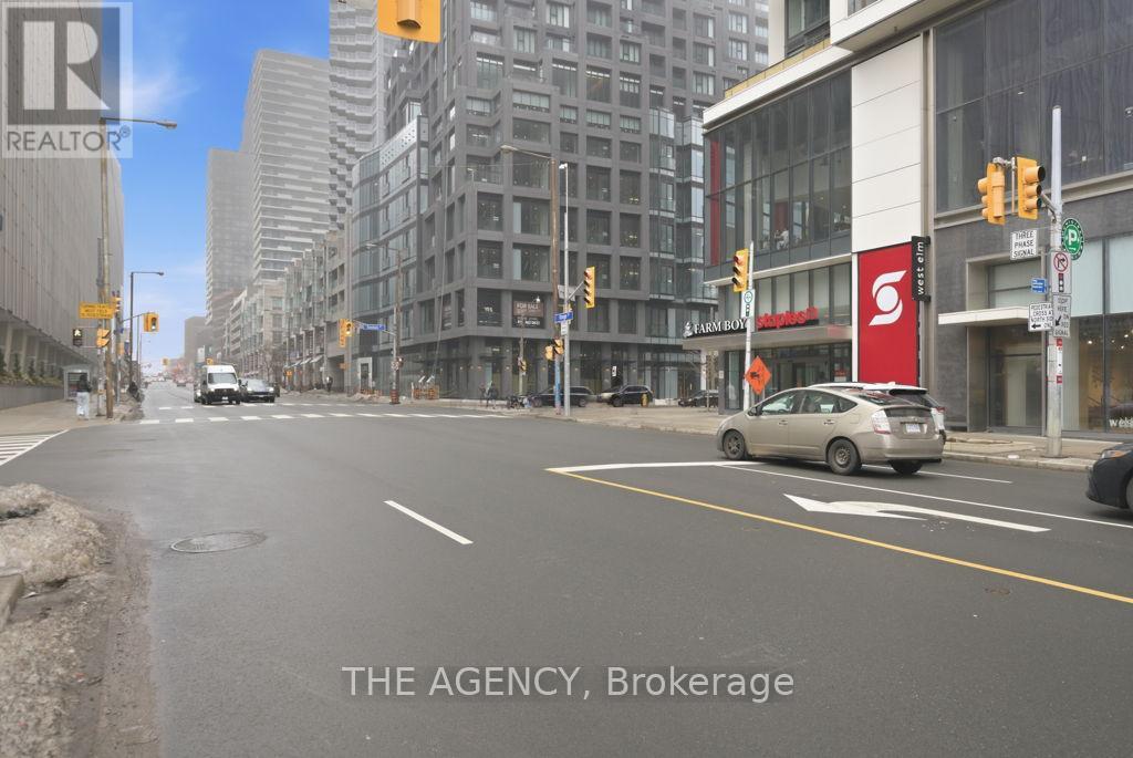 2144 Yonge Street, Toronto, Ontario  M4S 2A8 - Photo 7 - C12864112