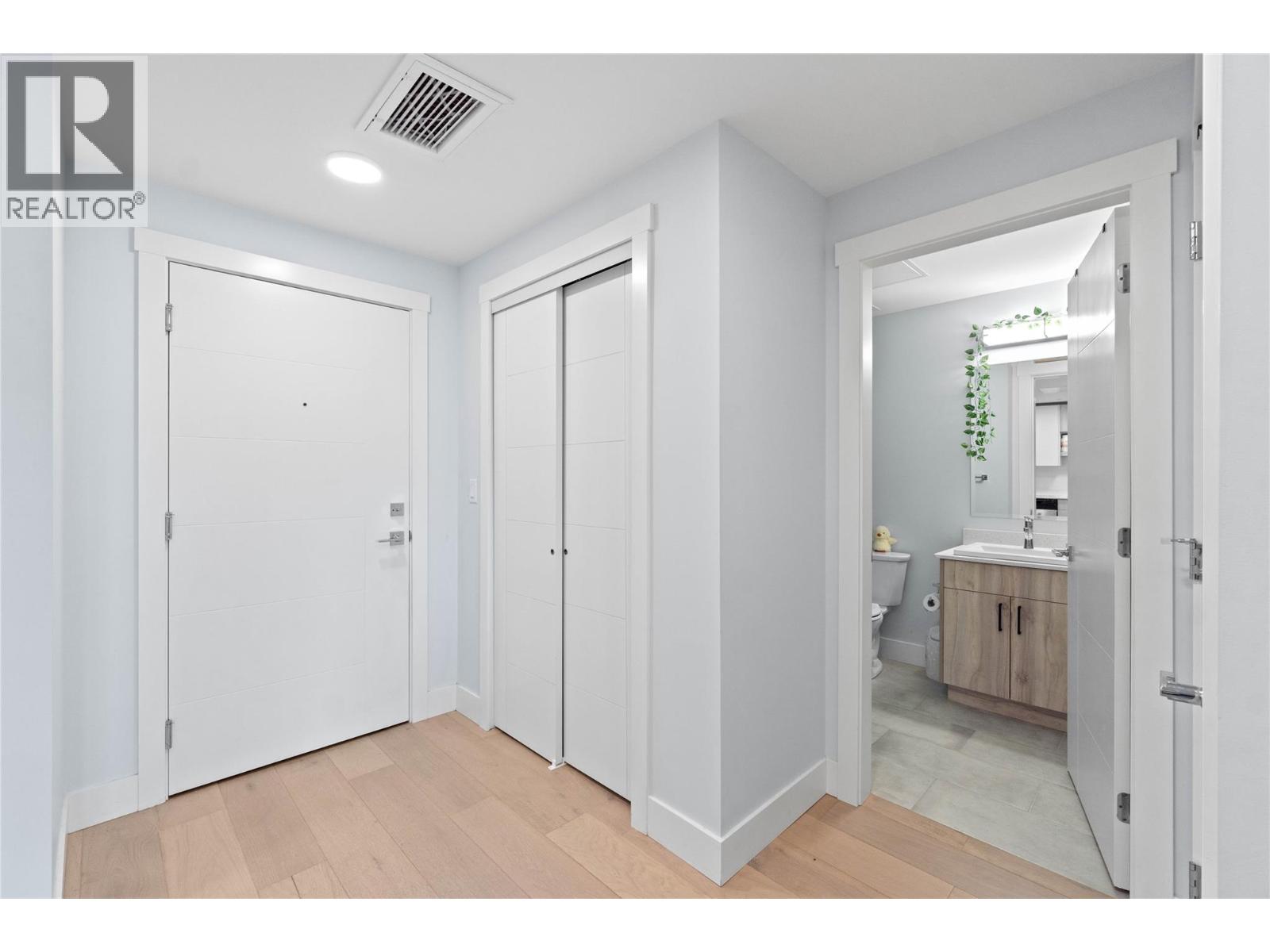 215 Royal Avenue Unit# 307, Kamloops, British Columbia  V2B 0K6 - Photo 3 - 10378500