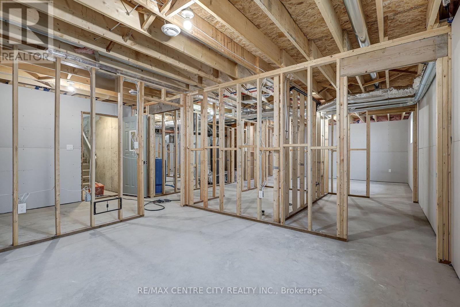 56081 Maverick Court, Bayham, Ontario  N0J 1Y0 - Photo 16 - X12864104