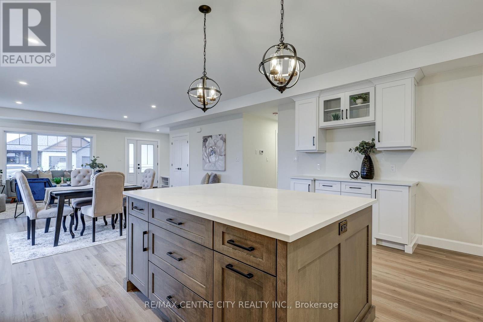 56081 Maverick Court, Bayham, Ontario  N0J 1Y0 - Photo 4 - X12864104