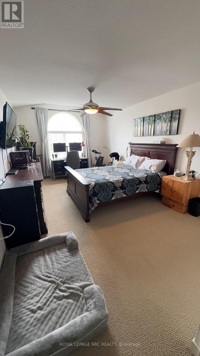 63 Jackson Court E, Welland, Ontario  L3C 7G4 - Photo 11 - X12864098