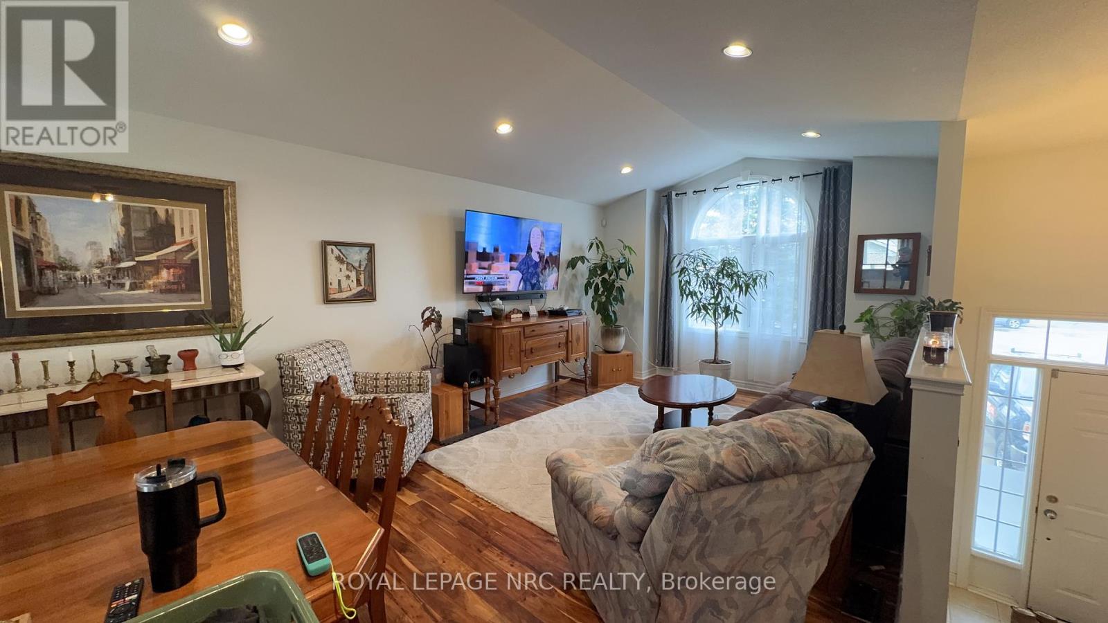 63 Jackson Court E, Welland, Ontario  L3C 7G4 - Photo 6 - X12864098