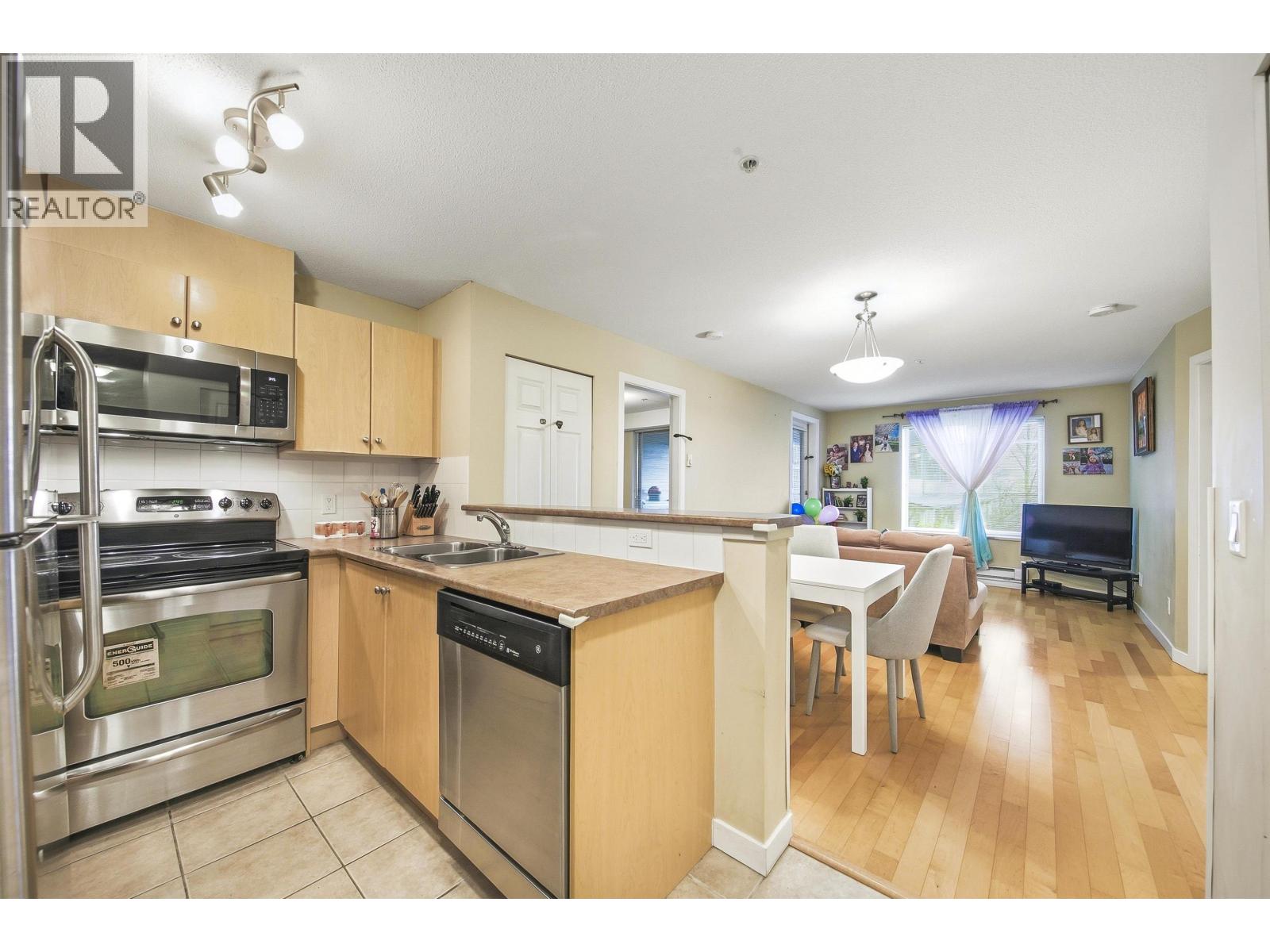 3113 240 Sherbrooke Street, New Westminster, British Columbia  V3L 0A4 - Photo 2 - R3097815