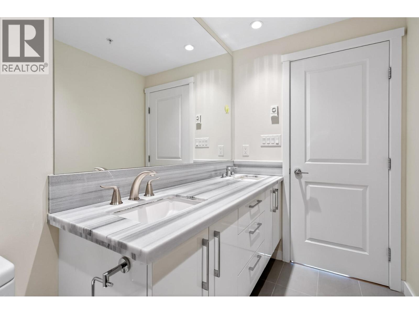 2005 4880 Bennett Street, Burnaby, British Columbia  V5H 0C1 - Photo 19 - R3097817