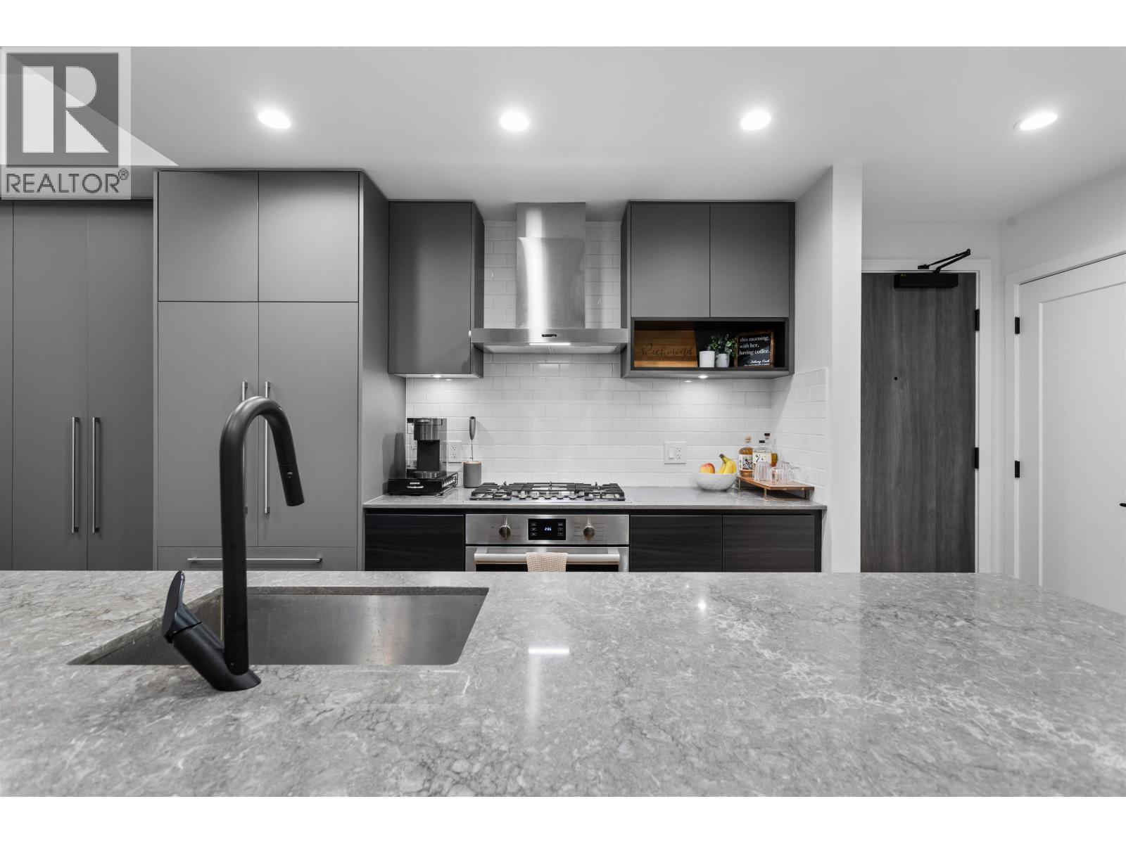 108 55 Klahanie Drive, Port Moody, British Columbia  V3H 2R8 - Photo 9 - R3097820