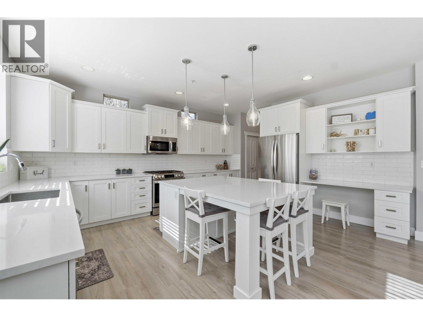 10651 Kimola Way, Maple Ridge, British Columbia  V2W 0B5 - Photo 2 - R3097769