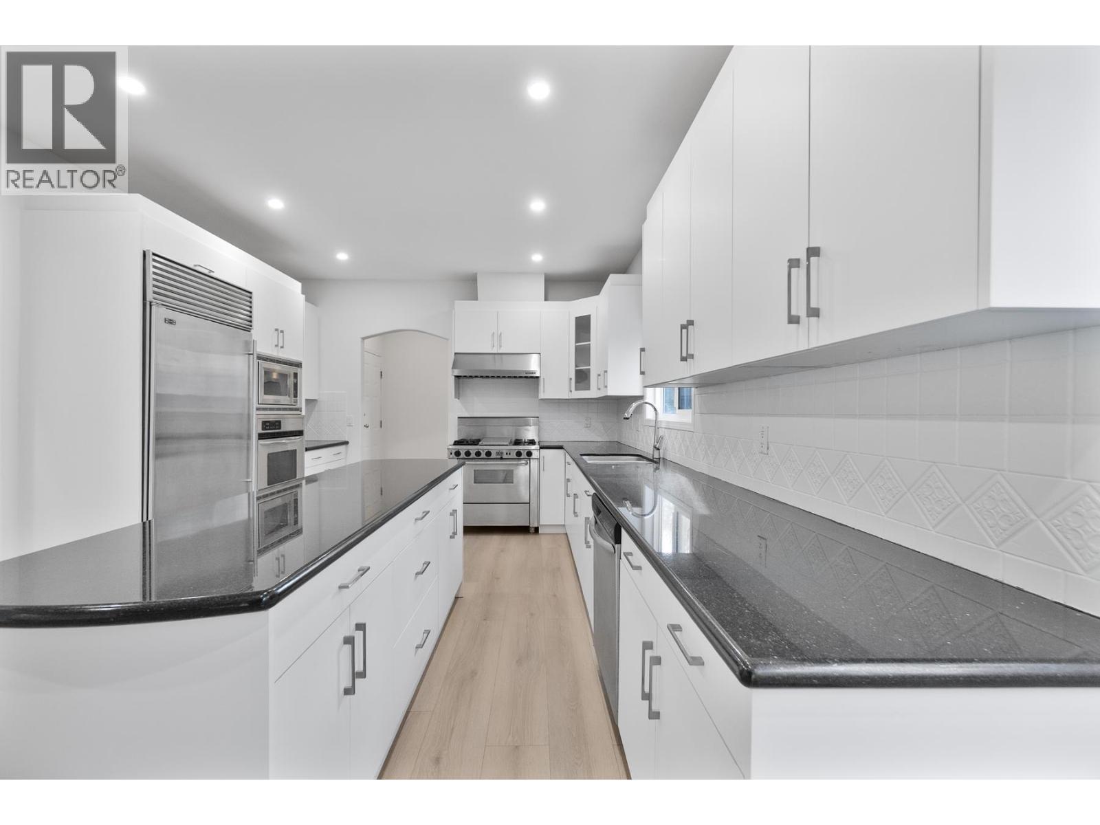 6998 Fielding Court, Burnaby, British Columbia  V5A 1Y5 - Photo 13 - R3097785