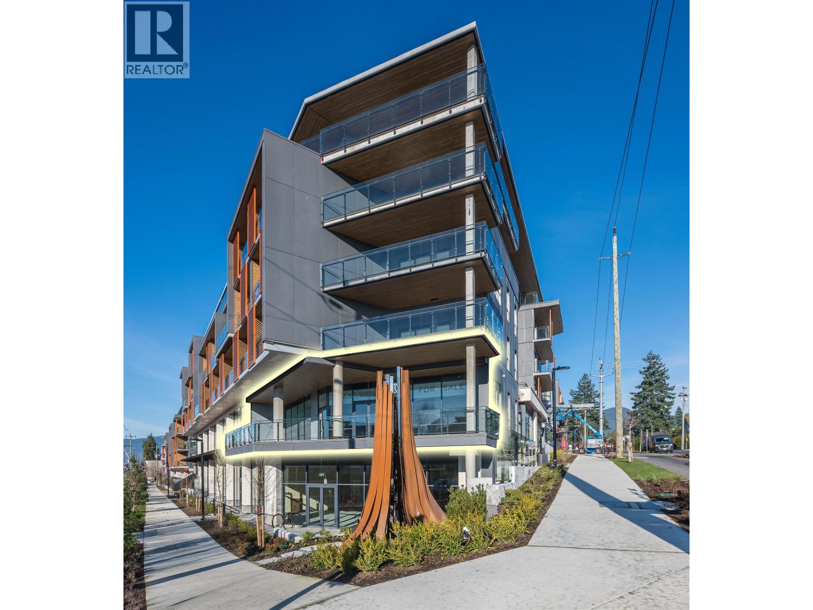 256 422 E 3RD STREET, north vancouver, British Columbia