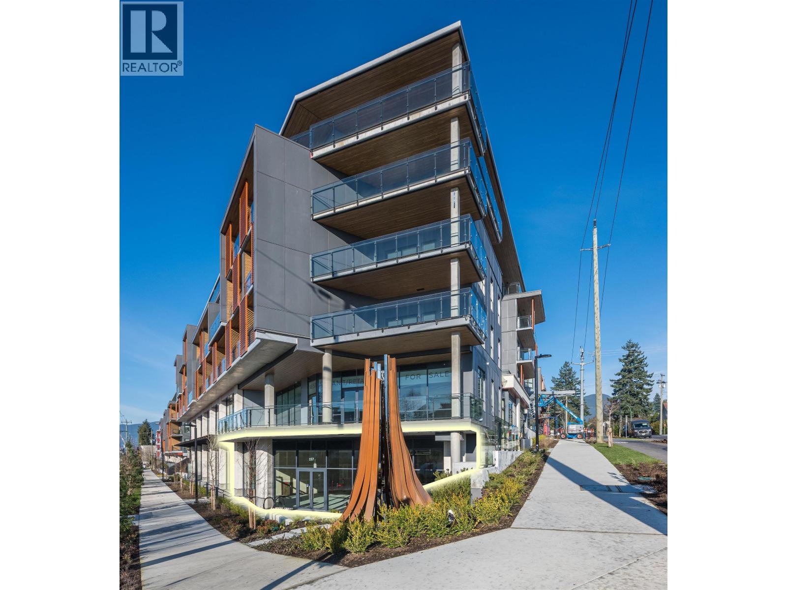 157 422 E 3RD STREET, north vancouver, British Columbia