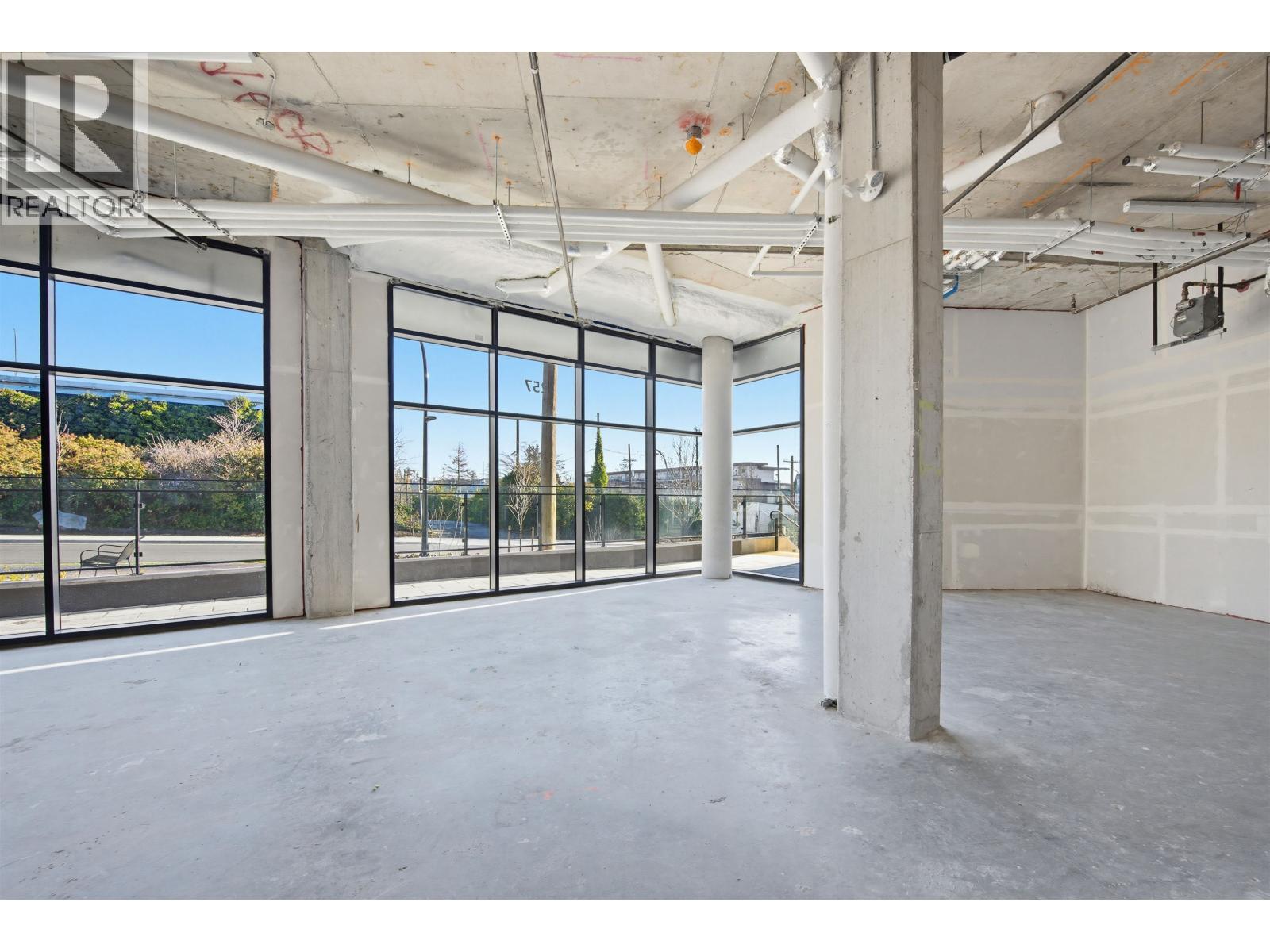 257 422 E 3rd Street, North Vancouver, British Columbia  V7L 0K1 - Photo 4 - C8076831