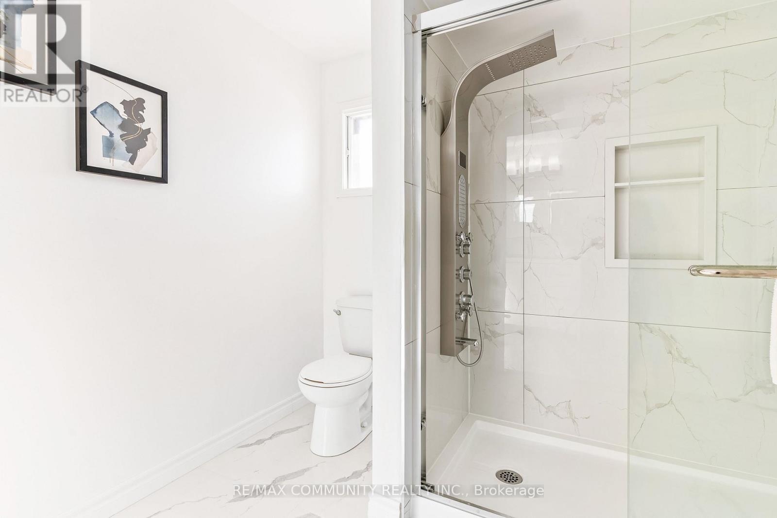 42 Kay Drive, Toronto, Ontario  M9V 4V6 - Photo 22 - W12864068