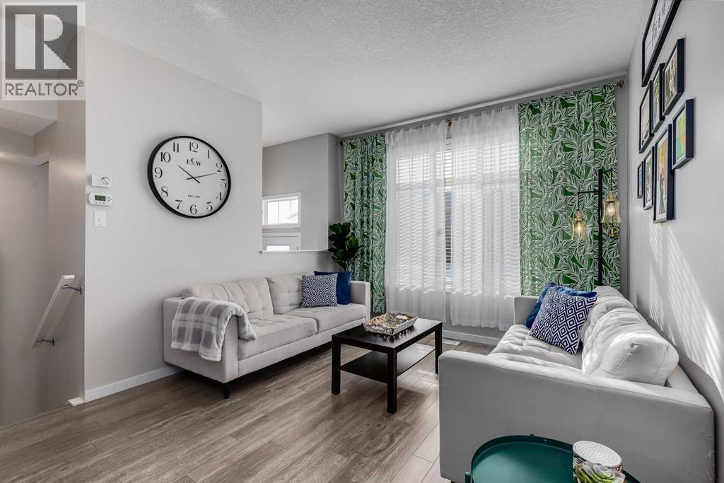 20 Copperpond Rise Se, Calgary, Alberta  T2Z 5B9 - Photo 5 - A2291146