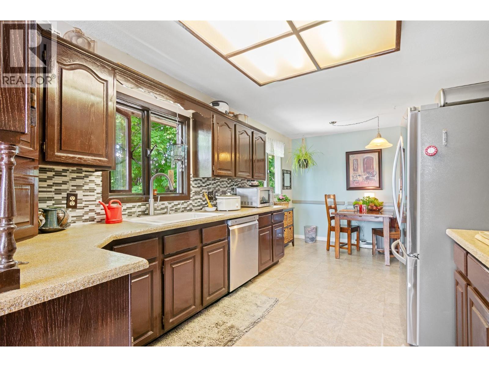 188 Walden Crescent, Penticton, British Columbia  V2A 1R7 - Photo 4 - 10378660