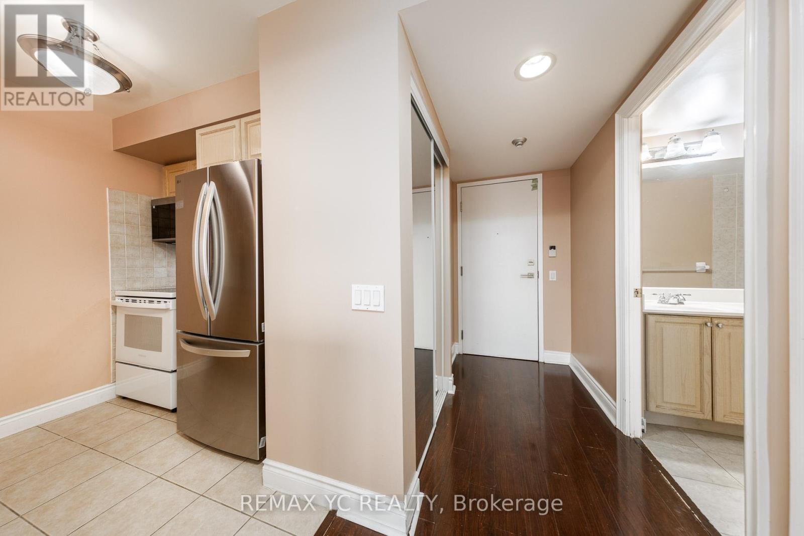 1407 - 10 Northtown Way, Toronto, Ontario  M2N 7L4 - Photo 3 - C12864116