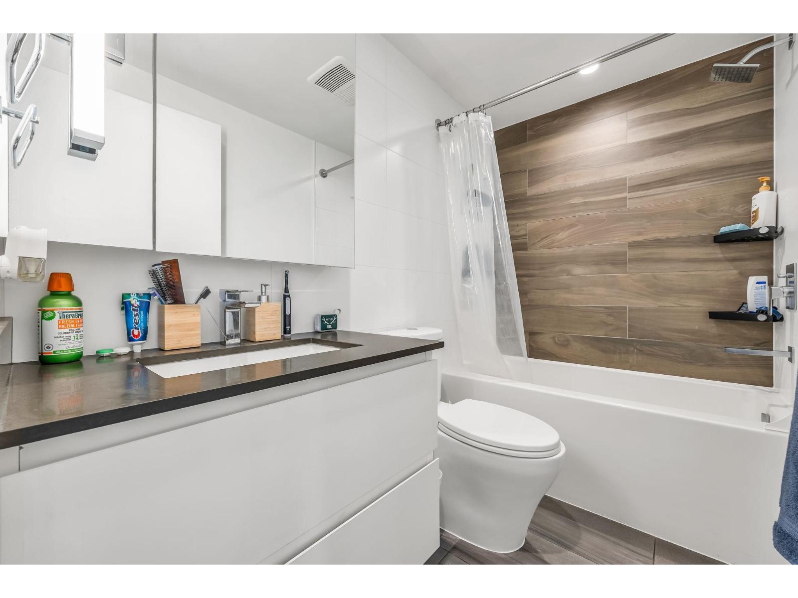 705 13615 Fraser Highway, Surrey, British Columbia  V3T 0P7 - Photo 18 - R3097843