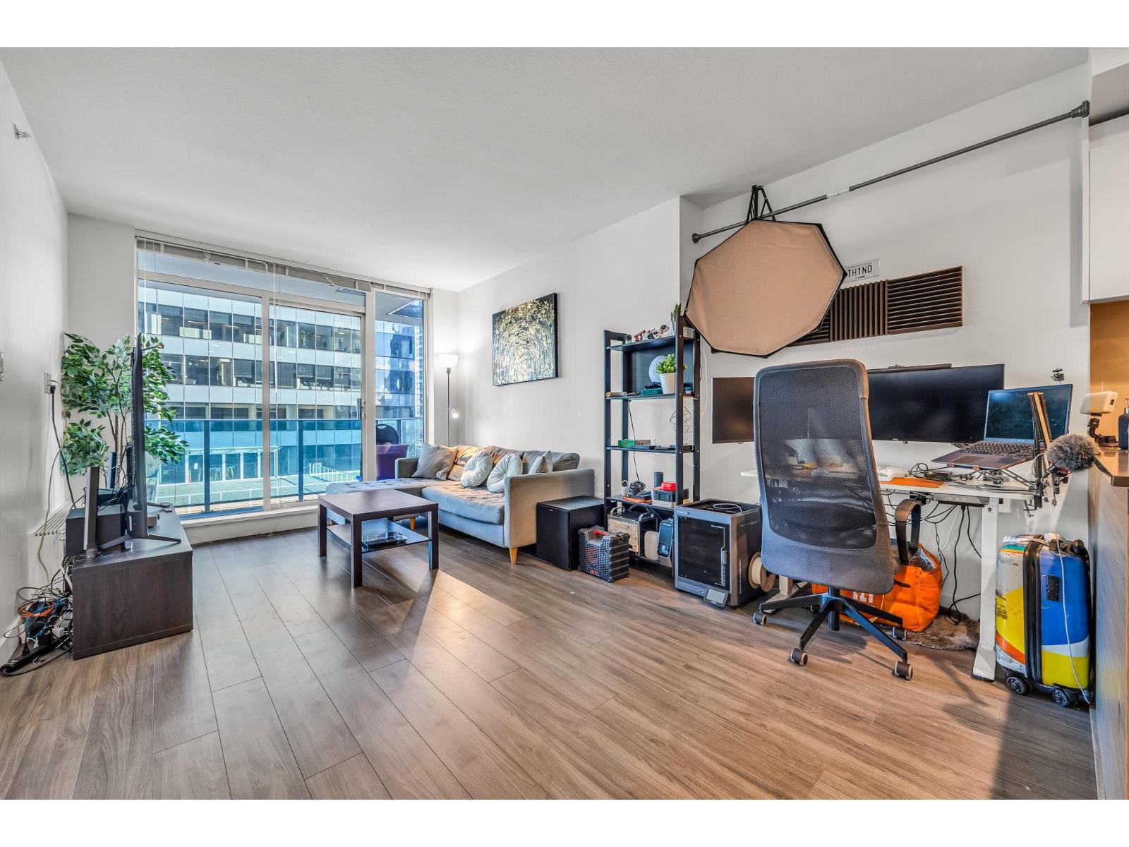 705 13615 Fraser Highway, Surrey, British Columbia  V3T 0P7 - Photo 6 - R3097843