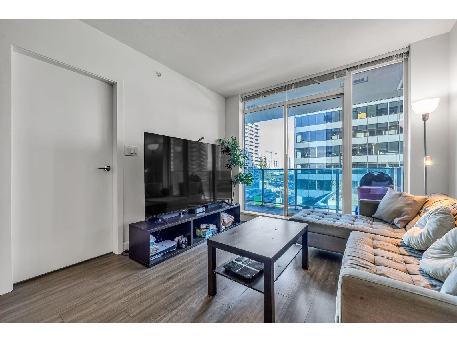 705 13615 Fraser Highway, Surrey, British Columbia  V3T 0P7 - Photo 9 - R3097843