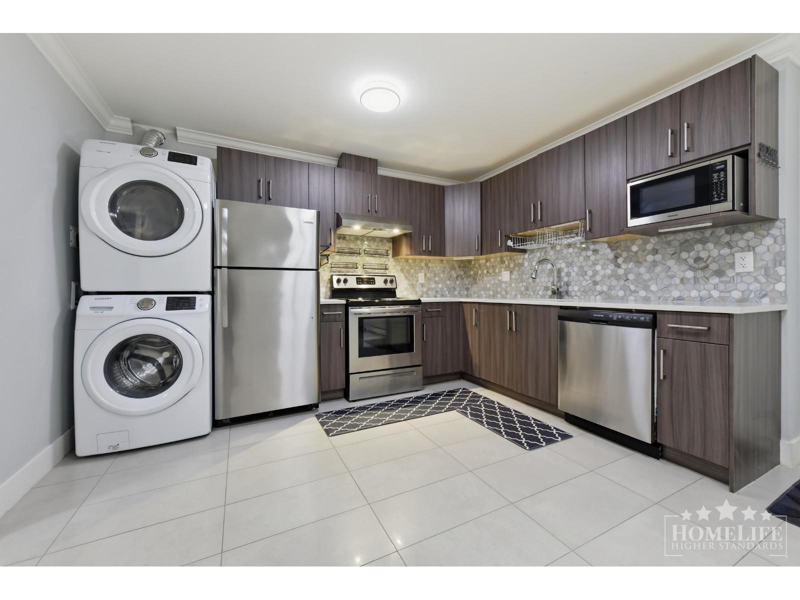 Basement 14032 60 Avenue, Surrey, British Columbia  V3X 2N2 - Photo 2 - R3097876