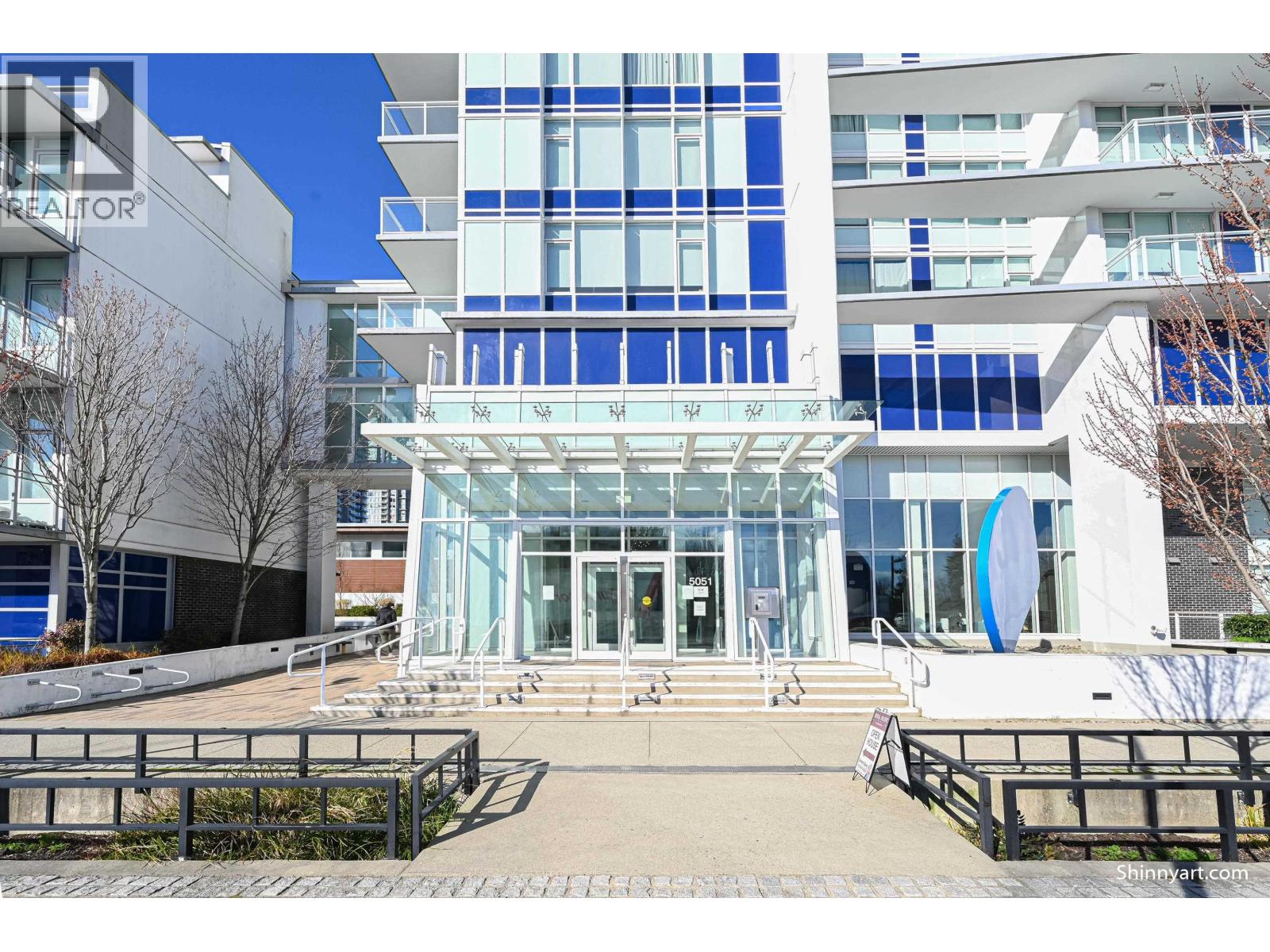 2303 5051 Imperial Street, Burnaby, British Columbia  V5J 0J3 - Photo 3 - R3074019