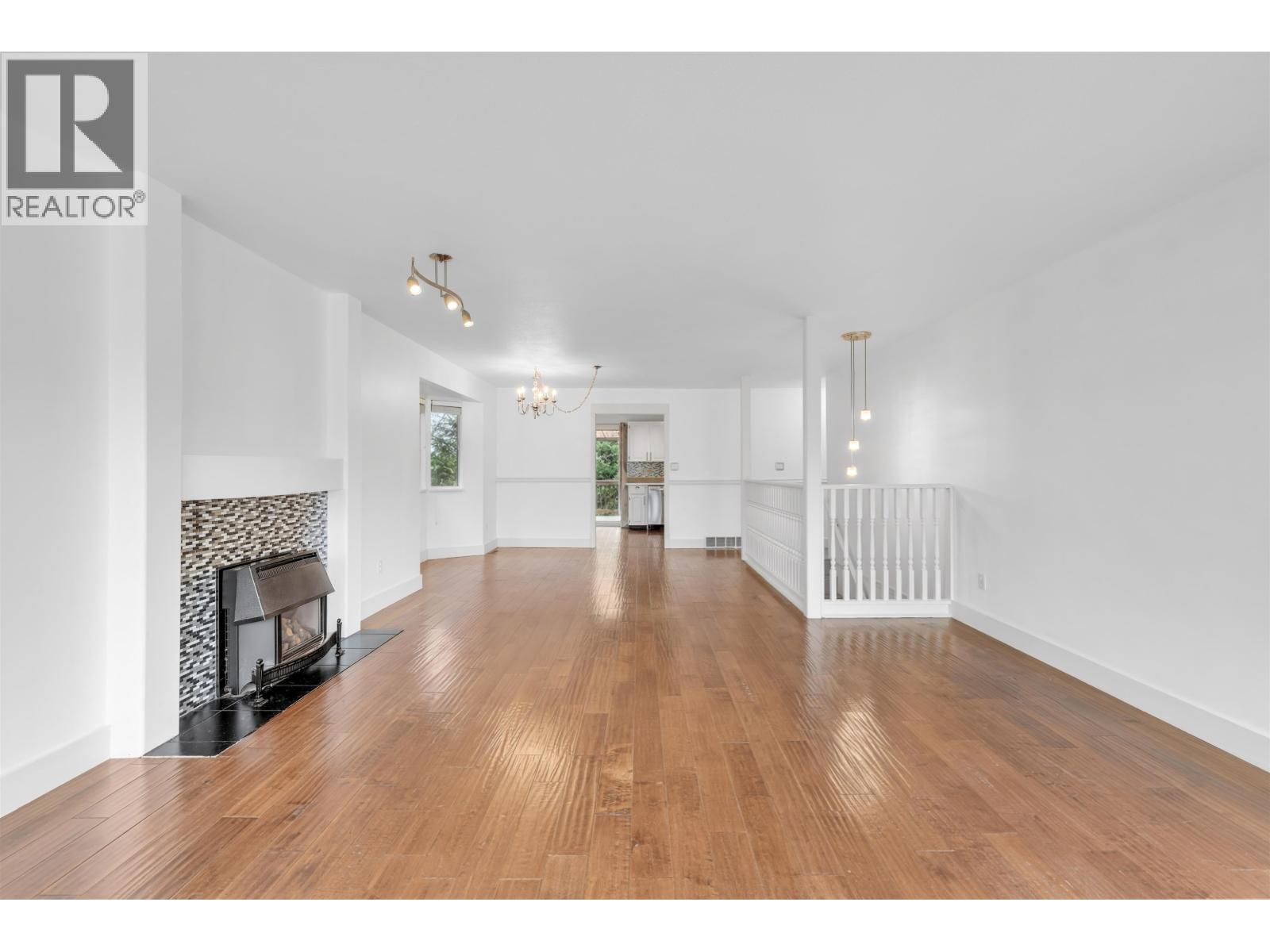 23003 Reid Avenue, Maple Ridge, British Columbia  V2X 0C2 - Photo 4 - R3097633