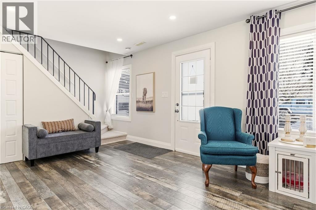 16 Munn Street, Hamilton, Ontario  L8V 1J6 - Photo 3 - 40809834