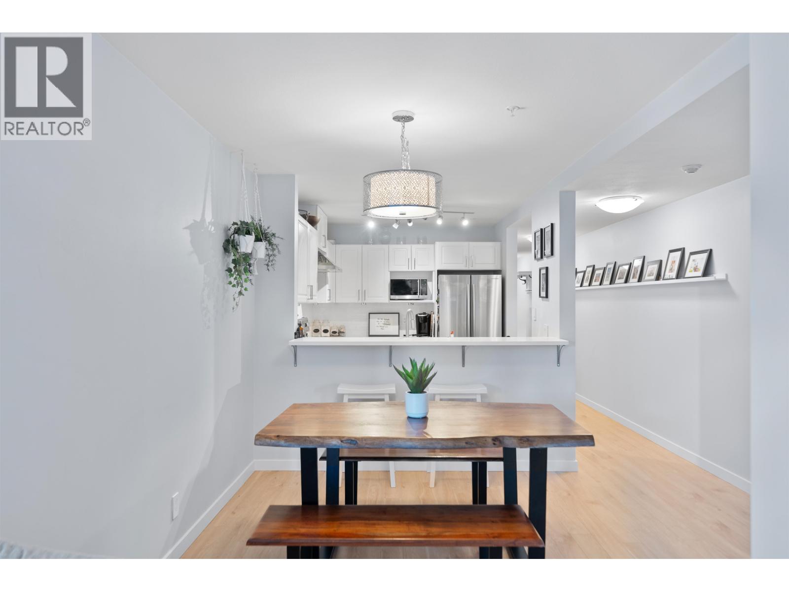 304 137 W 17th Street, North Vancouver, British Columbia  V7M 1V5 - Photo 7 - R3097314