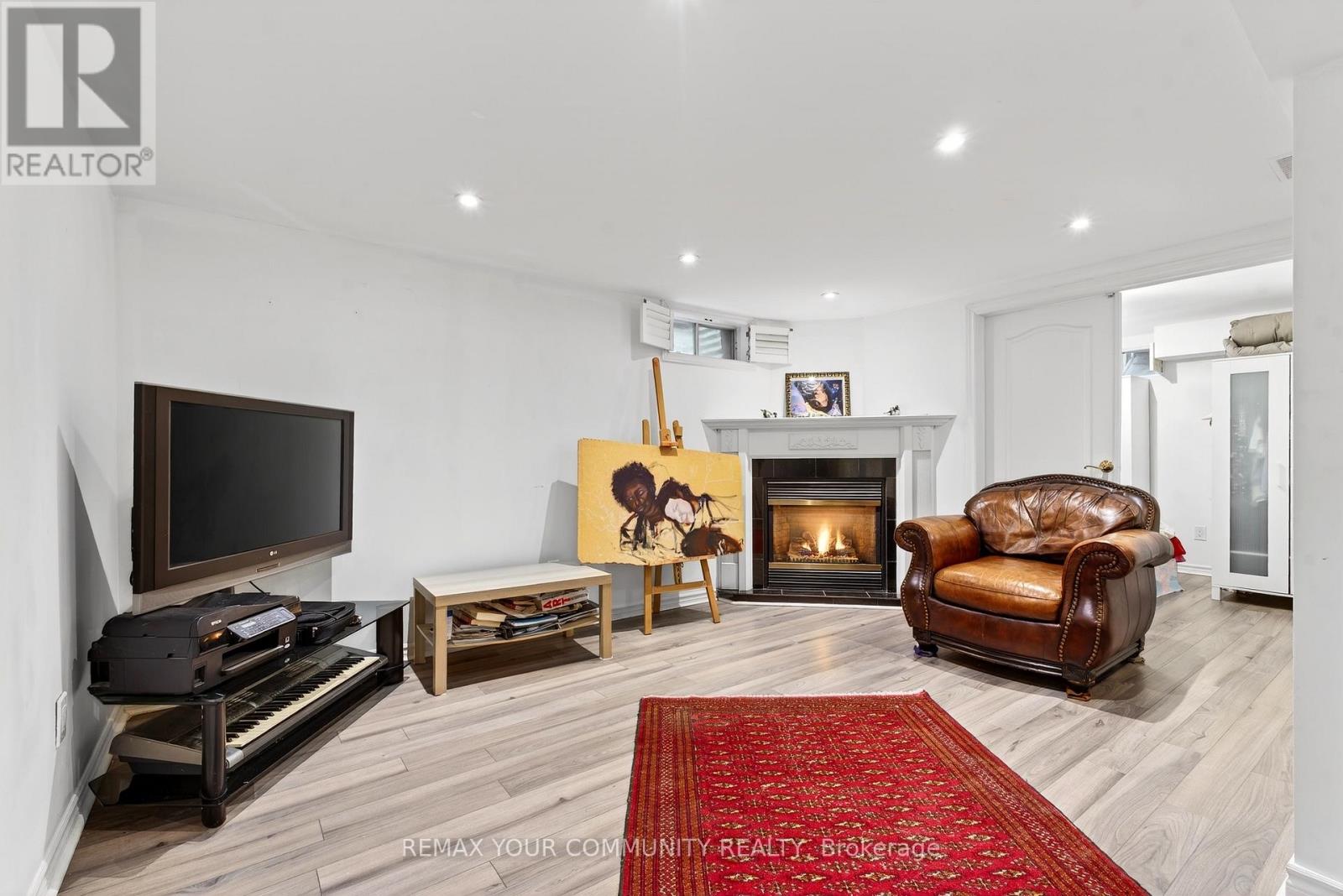 27 Pugsley Avenue, Richmond Hill, Ontario  L4C 8V2 - Photo 21 - N12721962