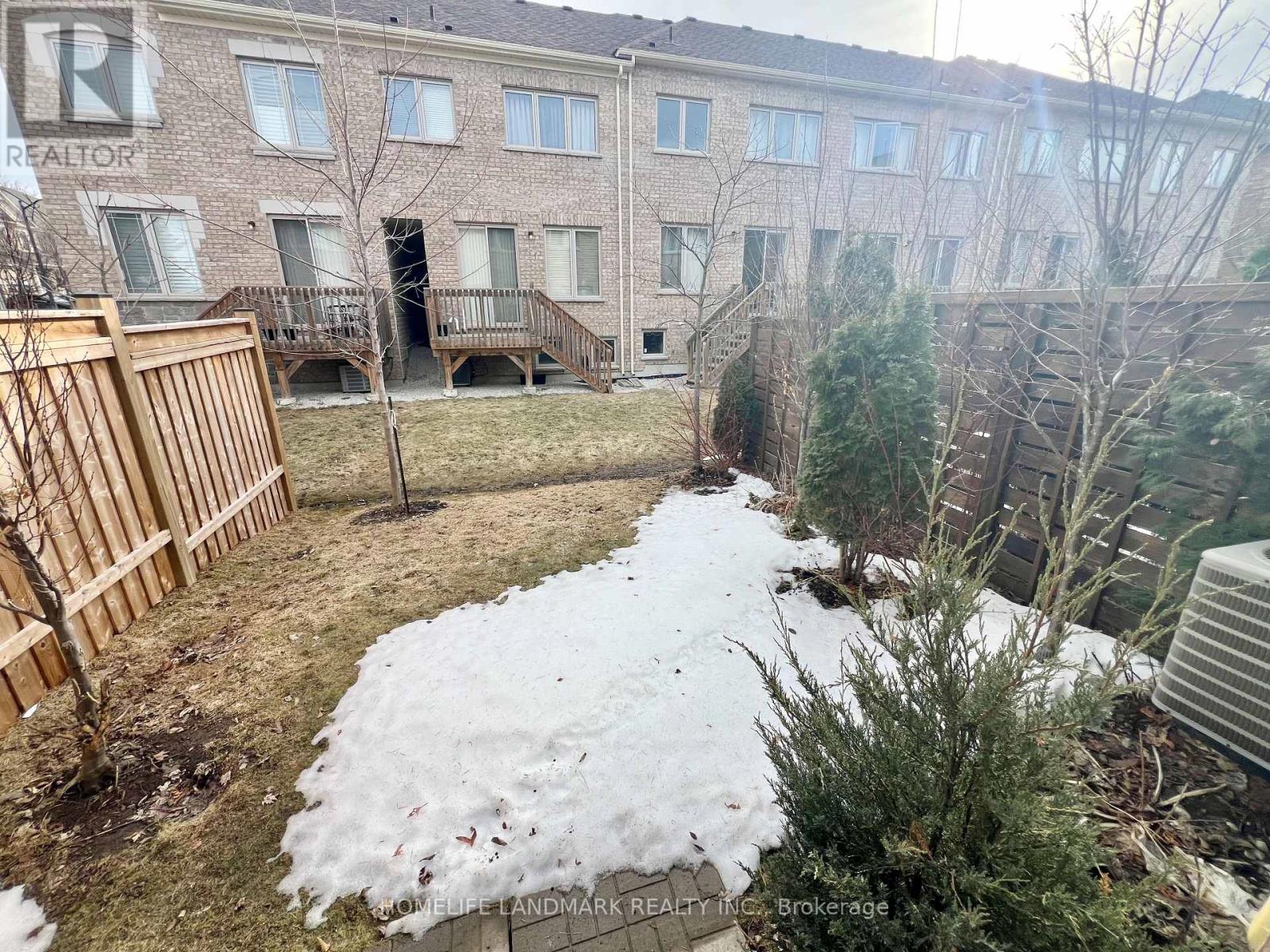 47 Durblee Avenue, Aurora, Ontario  L4G 0Z8 - Photo 5 - N12859922