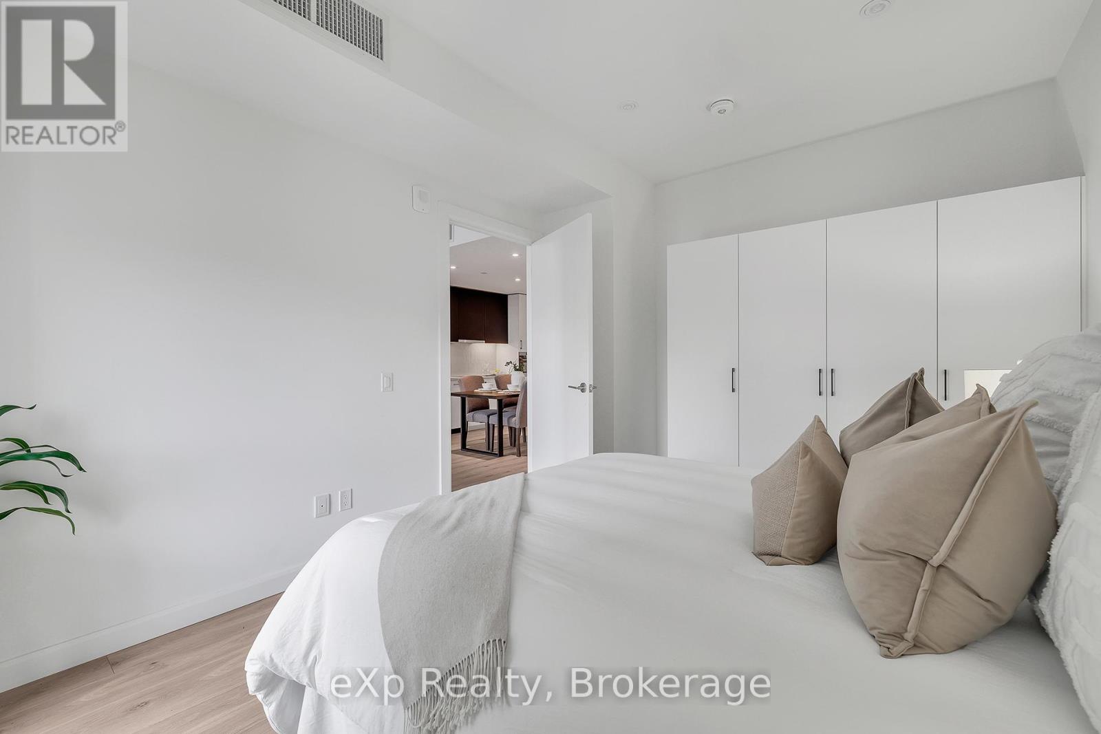 306 - 741 King Street W, Kitchener, Ontario  N2G 0E9 - Photo 11 - X12864168