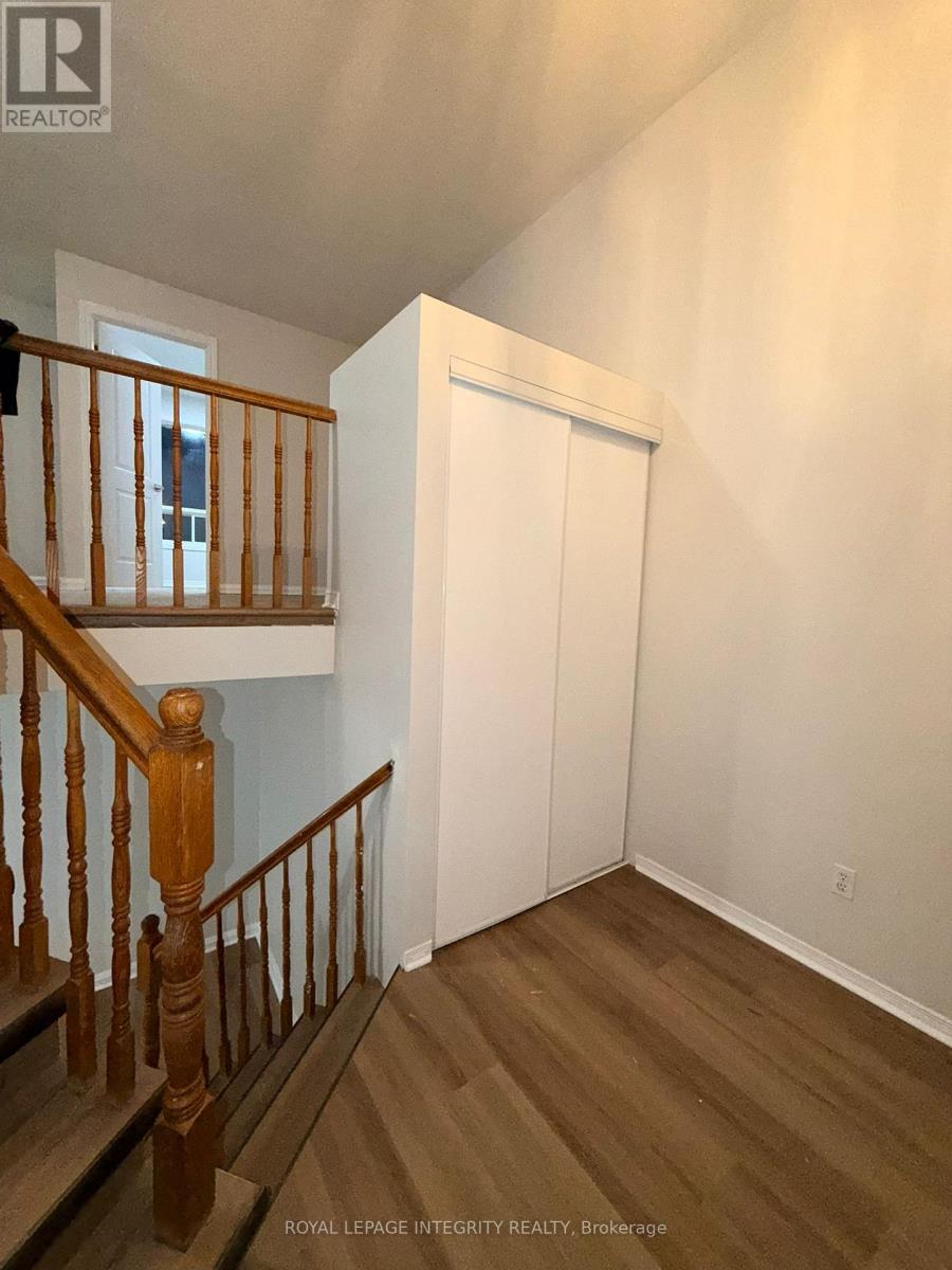 274 Sandhill Road, Ottawa, Ontario  K2K 2V7 - Photo 12 - X12864162