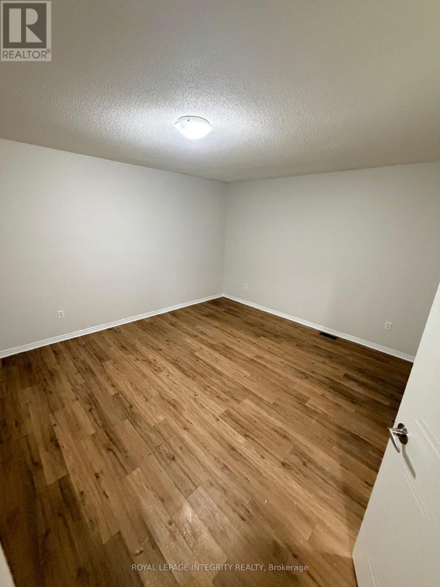 274 Sandhill Road, Ottawa, Ontario  K2K 2V7 - Photo 13 - X12864162