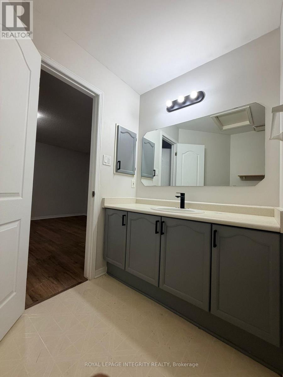 274 Sandhill Road, Ottawa, Ontario  K2K 2V7 - Photo 18 - X12864162