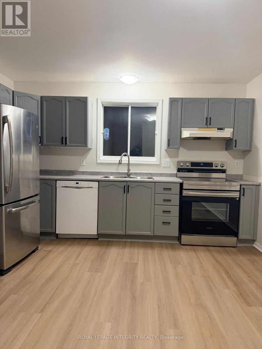 274 Sandhill Road, Ottawa, Ontario  K2K 2V7 - Photo 2 - X12864162