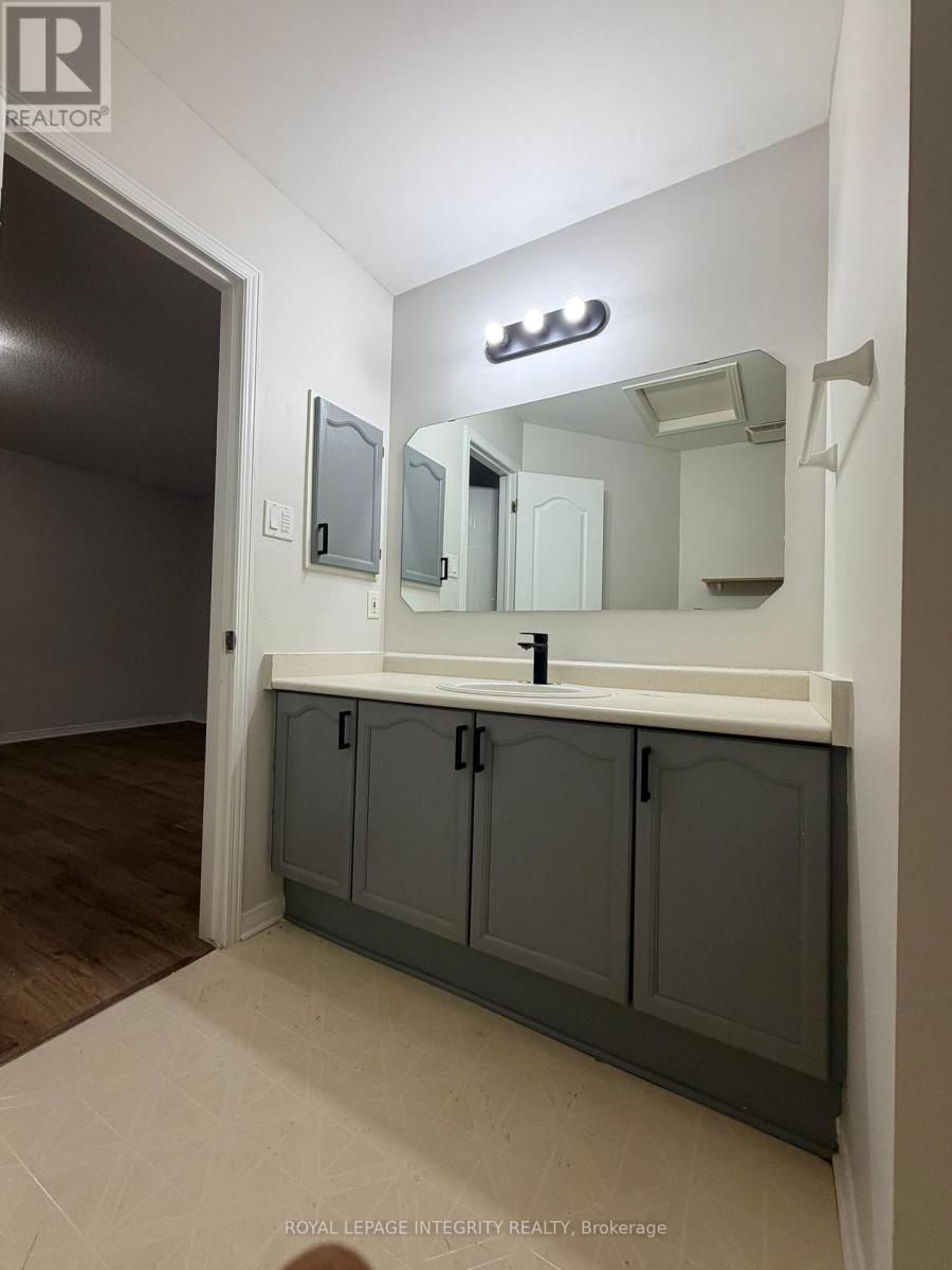 274 Sandhill Road, Ottawa, Ontario  K2K 2V7 - Photo 22 - X12864162