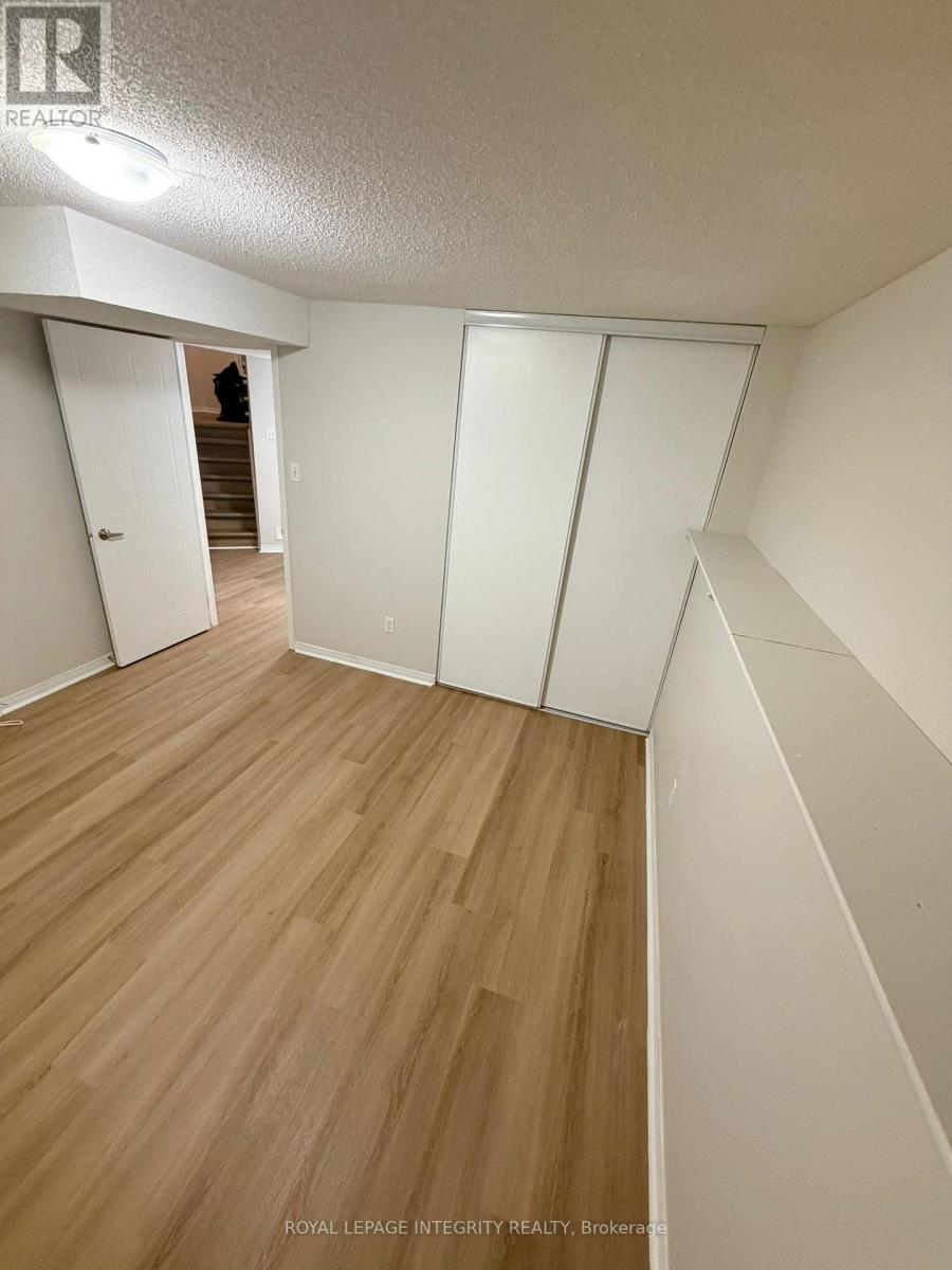 274 Sandhill Road, Ottawa, Ontario  K2K 2V7 - Photo 27 - X12864162