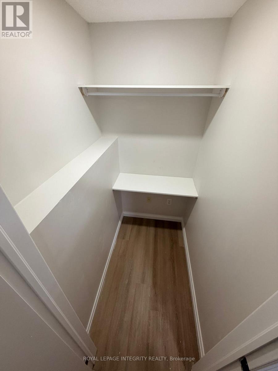 274 Sandhill Road, Ottawa, Ontario  K2K 2V7 - Photo 5 - X12864162