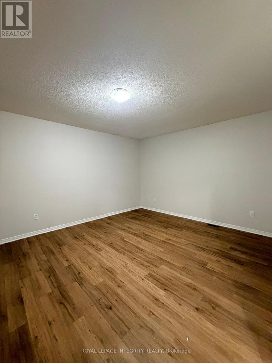 274 Sandhill Road, Ottawa, Ontario  K2K 2V7 - Photo 6 - X12864162