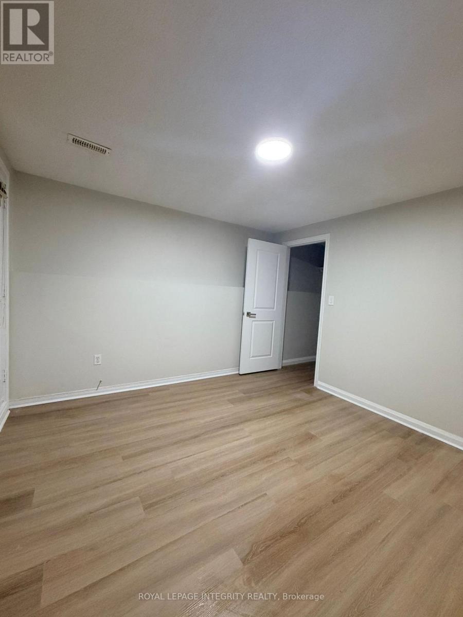 274 Sandhill Road, Ottawa, Ontario  K2K 2V7 - Photo 7 - X12864162