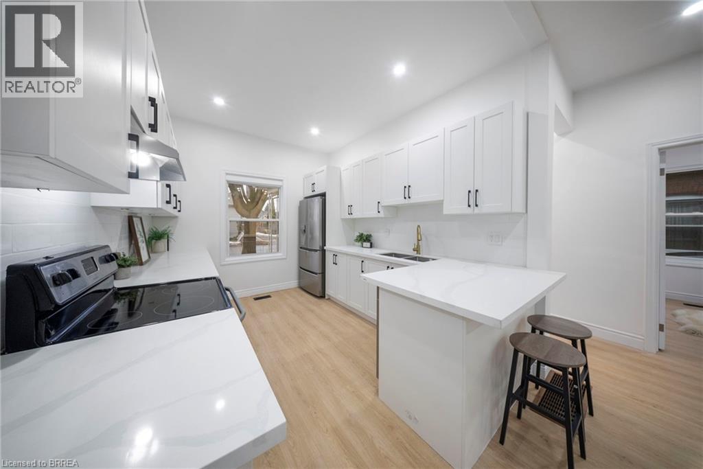 8 Main Street, Brantford, Ontario  N3R 3X2 - Photo 7 - 40810272