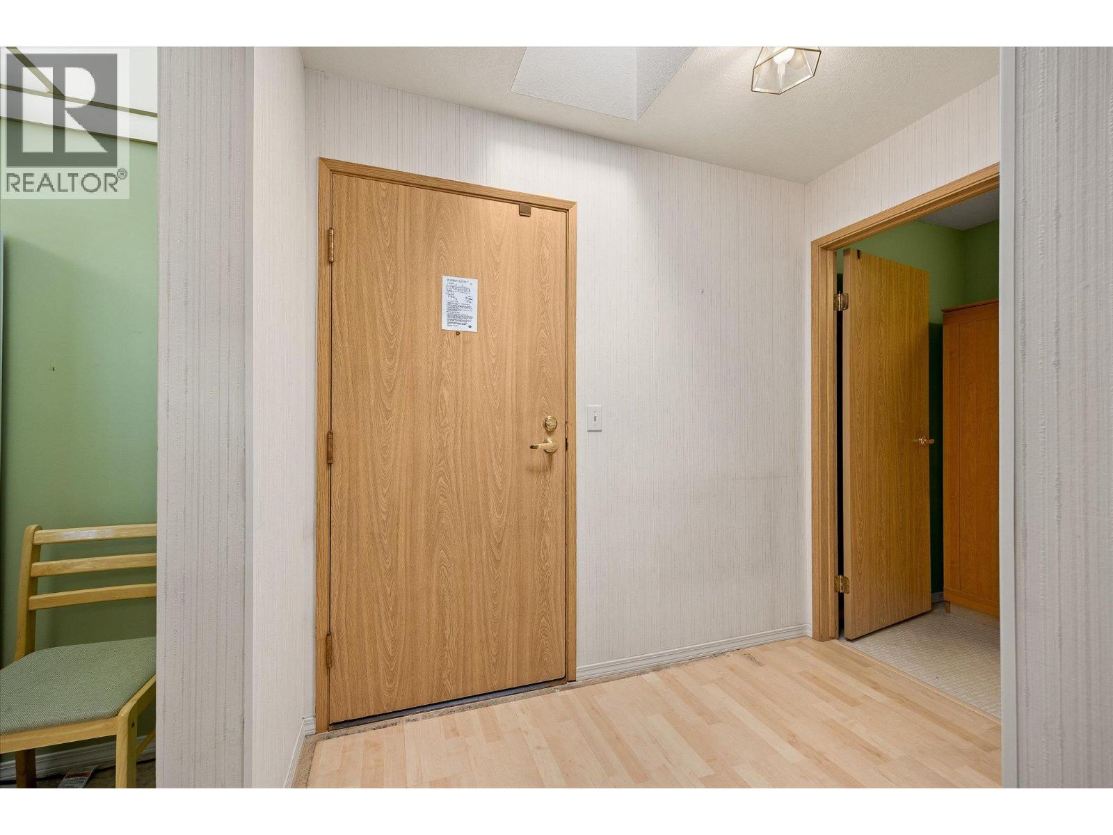 1045 Sutherland Avenue Unit# 306, Kelowna, British Columbia  V1Y 5Y1 - Photo 4 - 10377668