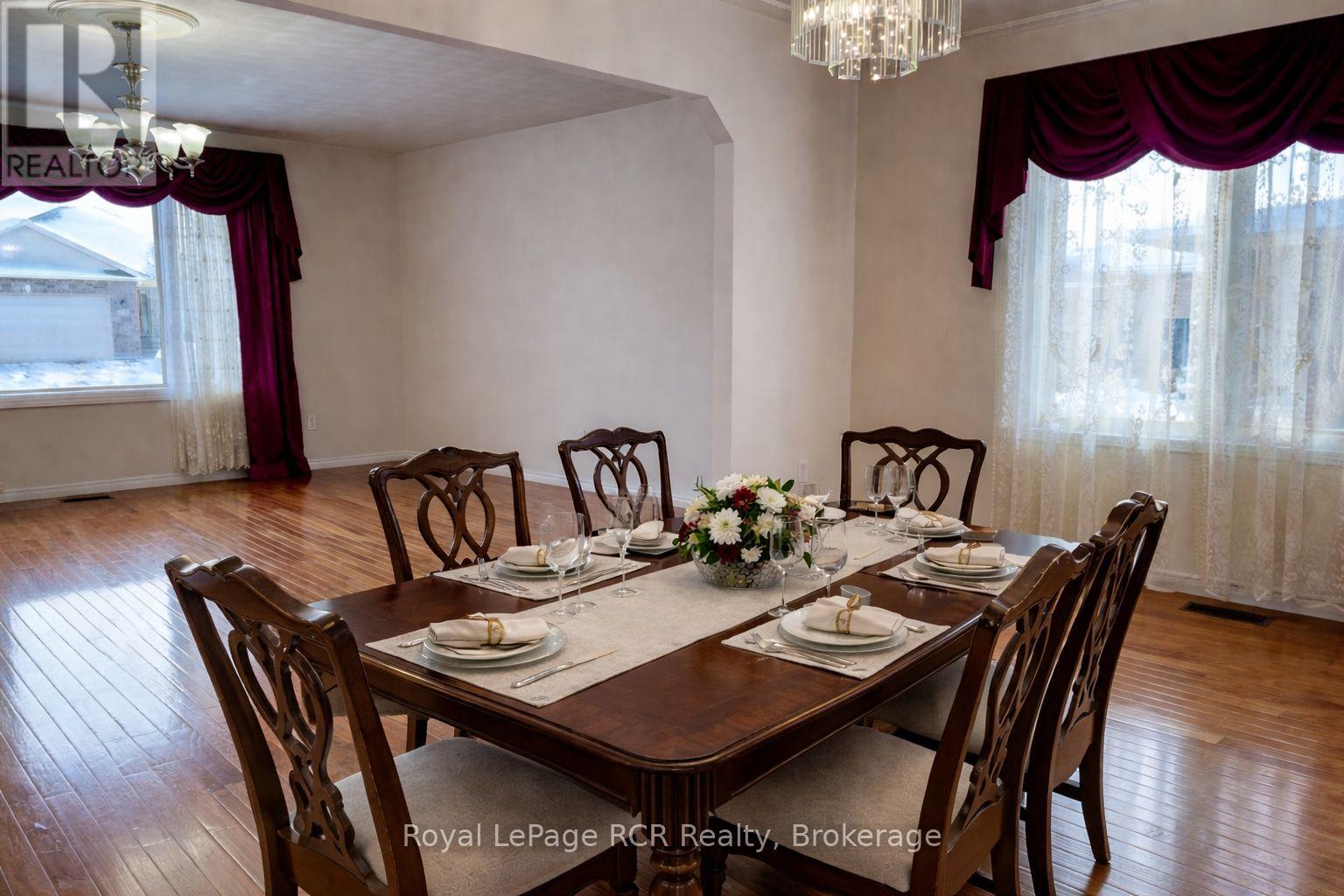 218 4th Street Crescent, Hanover, Ontario  N4N 3S2 - Photo 10 - X12467712