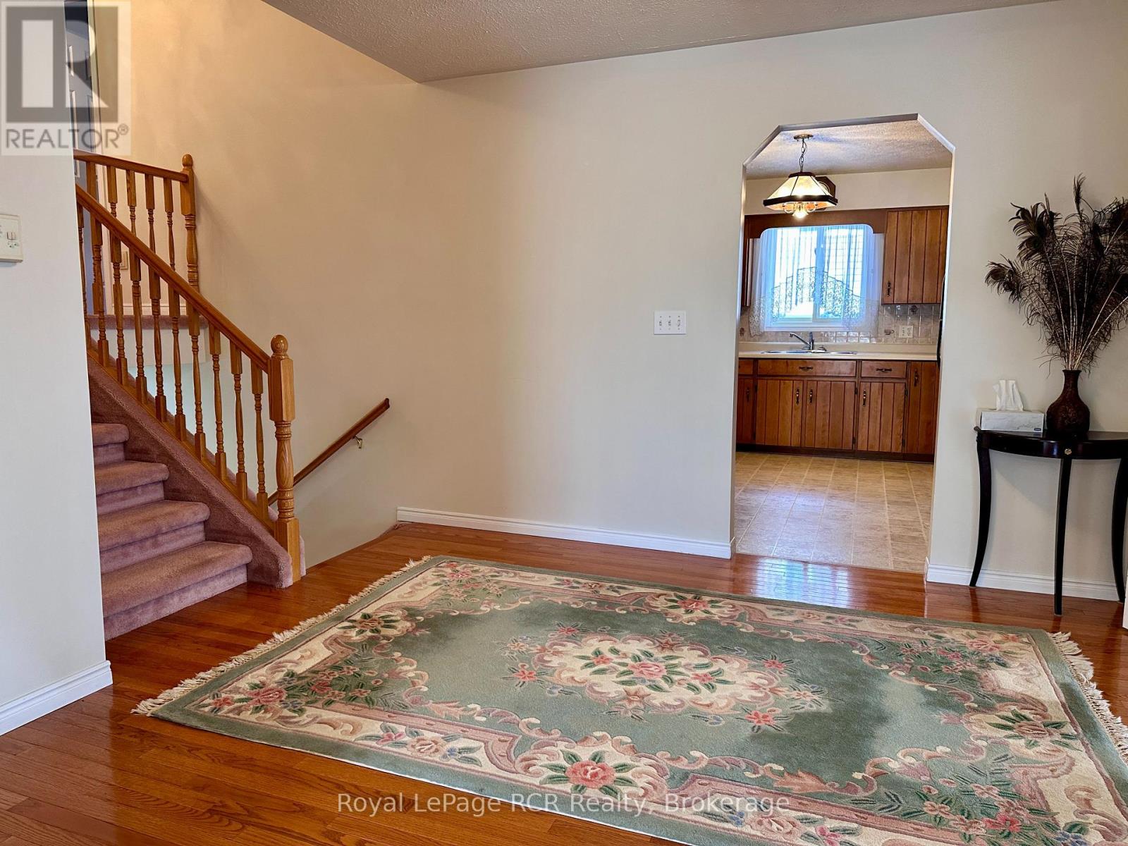 218 4th Street Crescent, Hanover, Ontario  N4N 3S2 - Photo 11 - X12467712