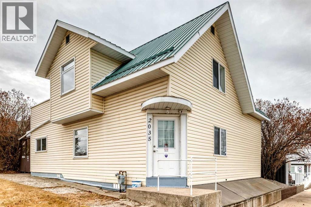 2035 20TH Avenue, Bowden, Alberta